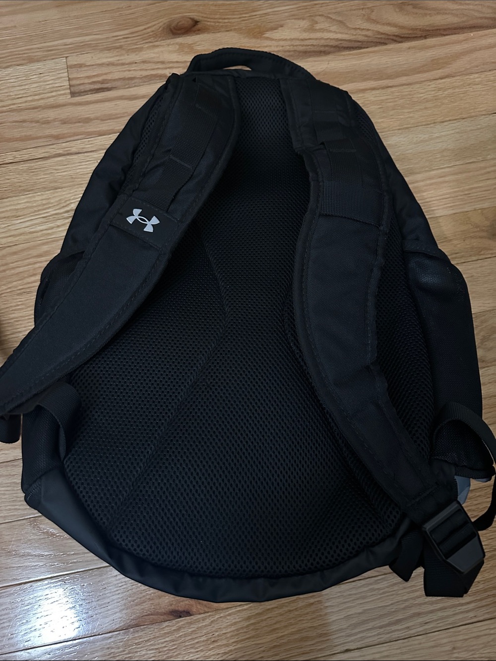 Under Armour Backpack - Picture 2 of 2
